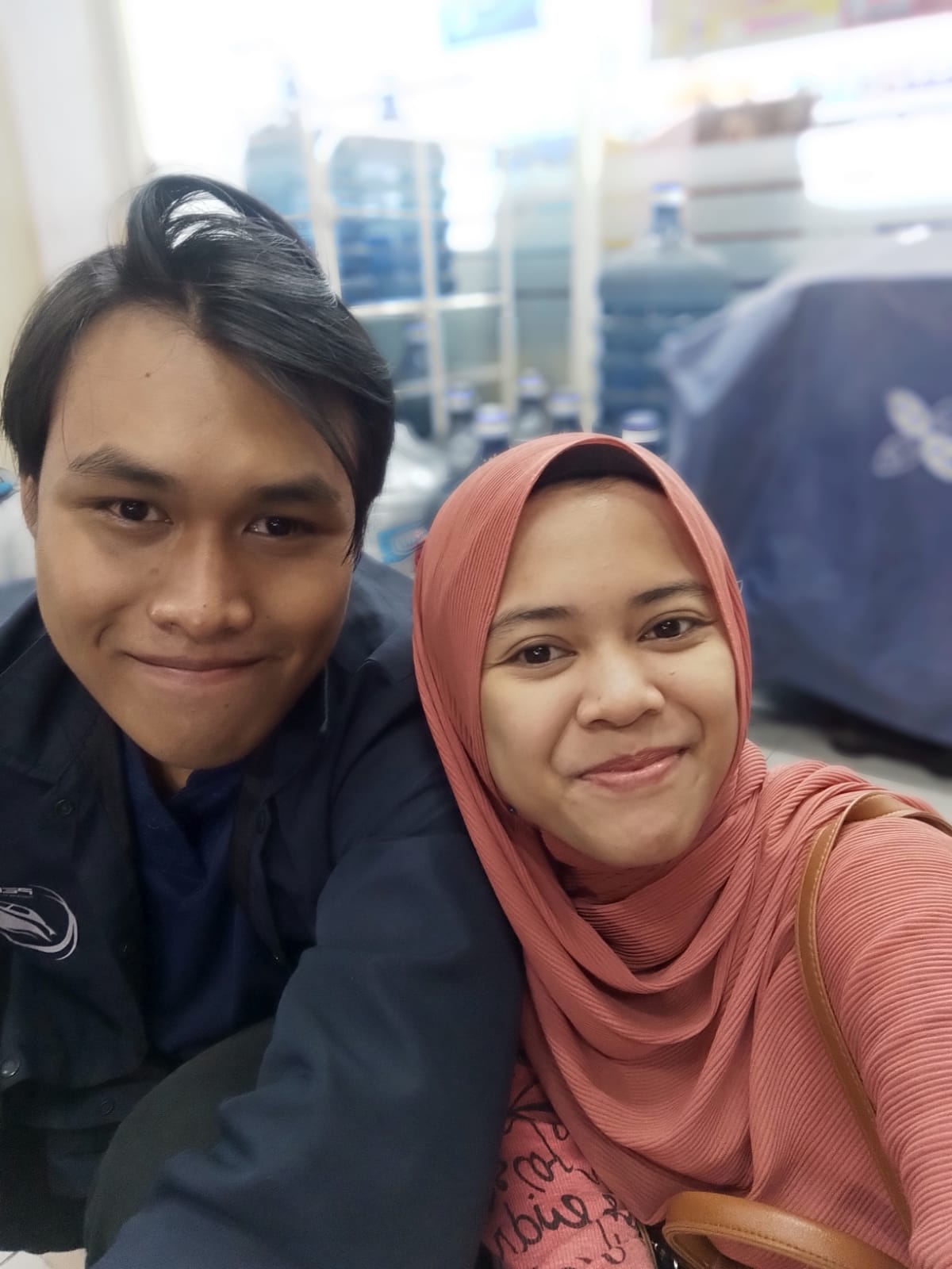 Selfie Anggraeni dan Candra
