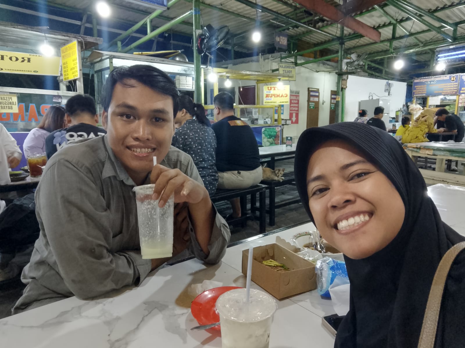 Foto lain dari album kenangan kalian